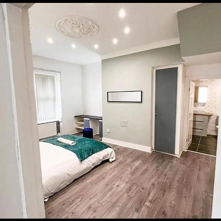 Lovely 1-Bedroom Apartment, Free Street Parking ニューカッスル・アポン・タイン エクステリア 写真